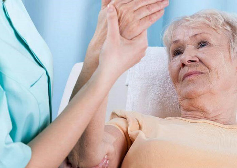 Người cao tuổi là đối tượng có nguy cơ mắc bệnh loãng xương cao nhất