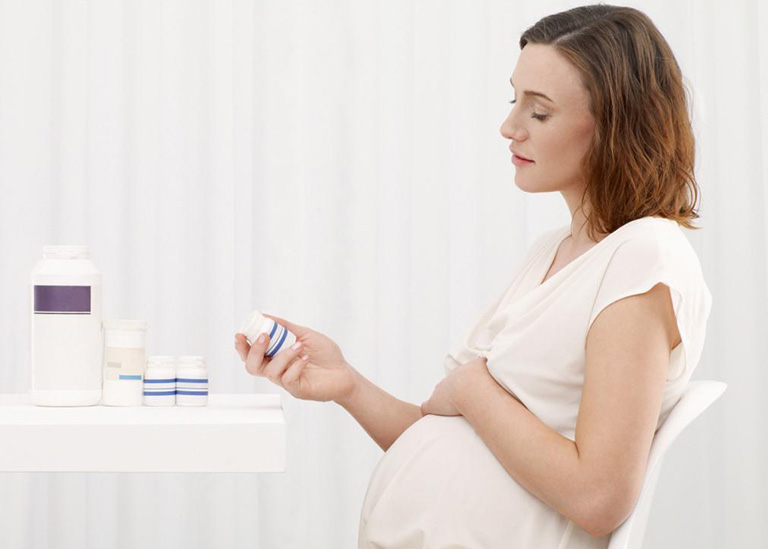 Không tự ý sử dụng thuốc trong thời kỳ mang thai để tránh làm ảnh hưởng đến thai nhi