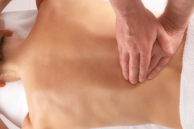 Cách bấm huyệt chữa bệnh đau lưng