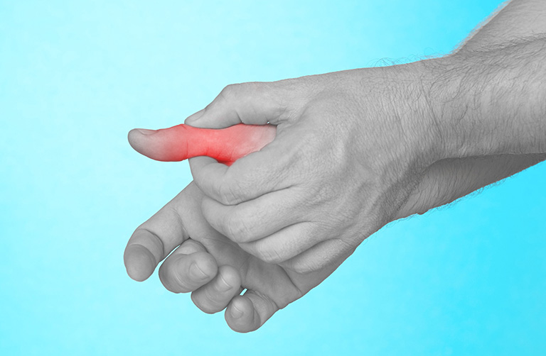 đau khớp ngón tay cái là bệnh gì