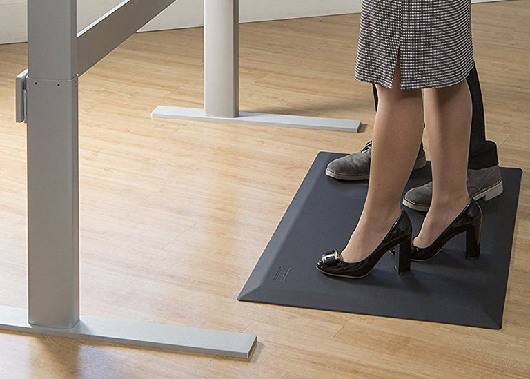 Cách giảm đau mỏi chân khi đứng lâu