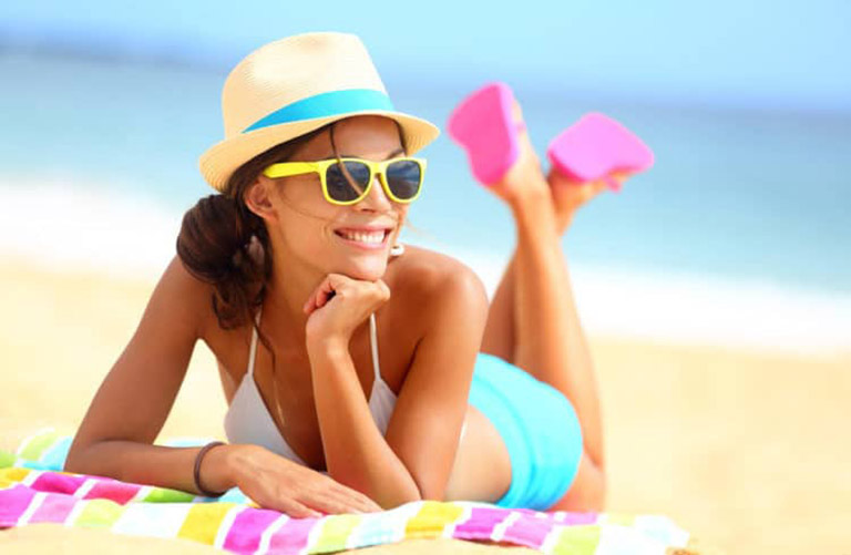 Tắm nắng sáng mỗi ngày giúp tăng quá trình tổng hợp vitamin D dưới da