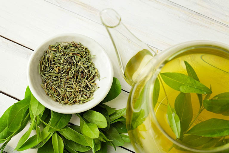 Uống trà xanh giúp phòng ngừa viêm khớp ức đòn