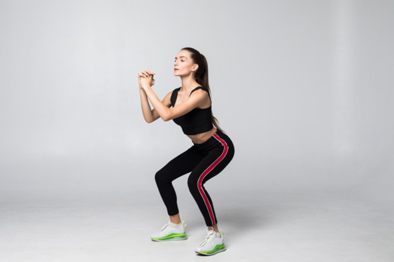 Half squat là bài tập vật lý trị liệu thoái hóa khớp gối