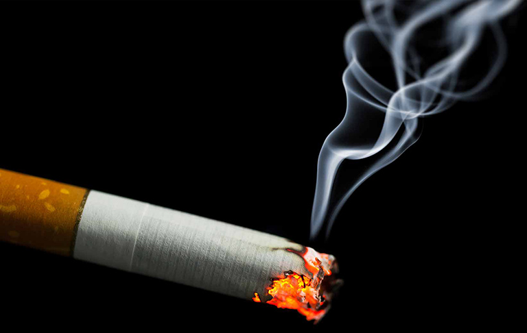 Hút thuốc lá là nguyên nhân xẹp đốt sống l1