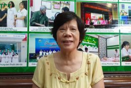 Bác Phùng Thị Giang chia sẻ về tình trạng bệnh thoái hóa cột sống cổ