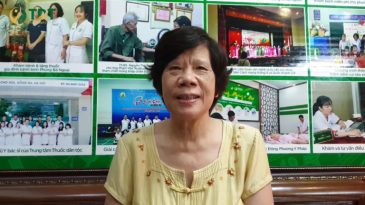 Bác Phùng Thị Giang chia sẻ về tình trạng bệnh thoái hóa cột sống cổ