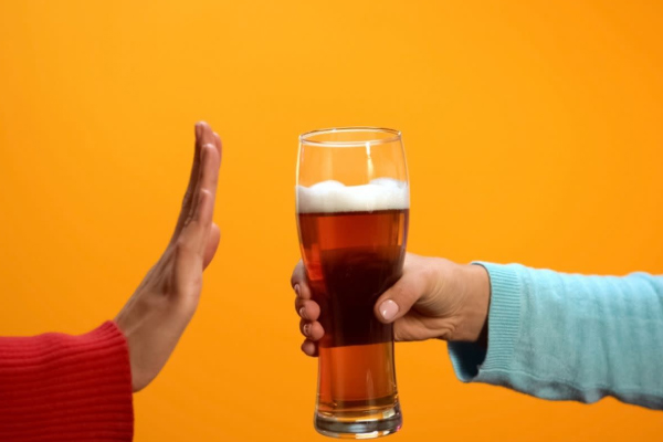 Không nên sử dụng rượu bia khi bị đau dây thần kinh