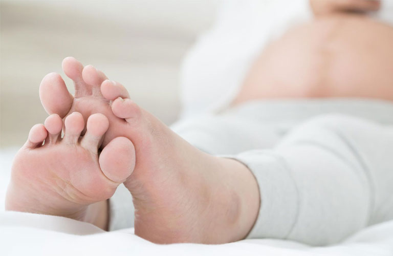 đau gót chân khi mang thai
